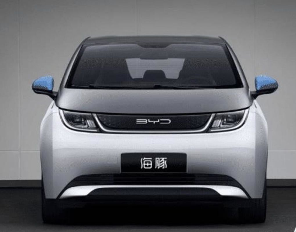 4 Passengers 2023 Mini EV Cars BYD Dolphin Electric Car 420KM
