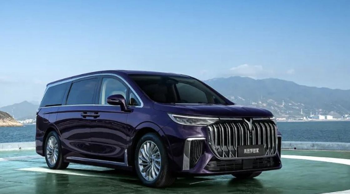 30kW Luxury EV Car Carbon Version VOYAH Dreamer MPV Seven seaters