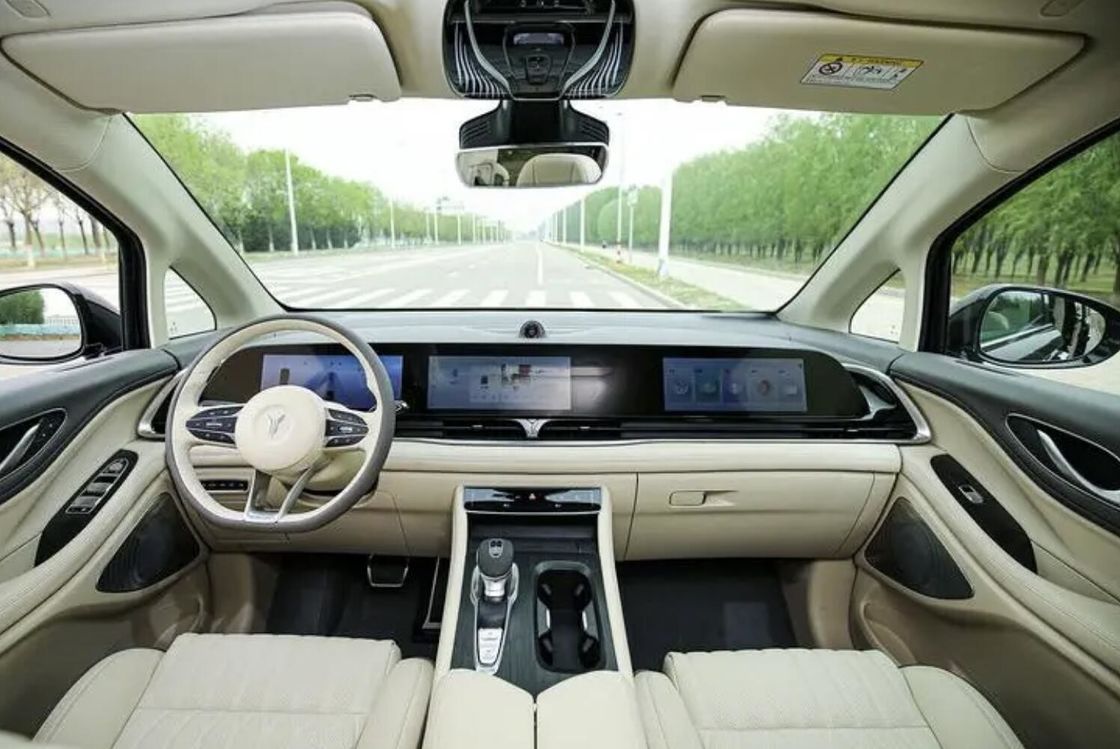 Voyah Dreamer MPV EV Car Lantu Mengxiangjia 7 Seats Hybrid PHEV Range Extended
