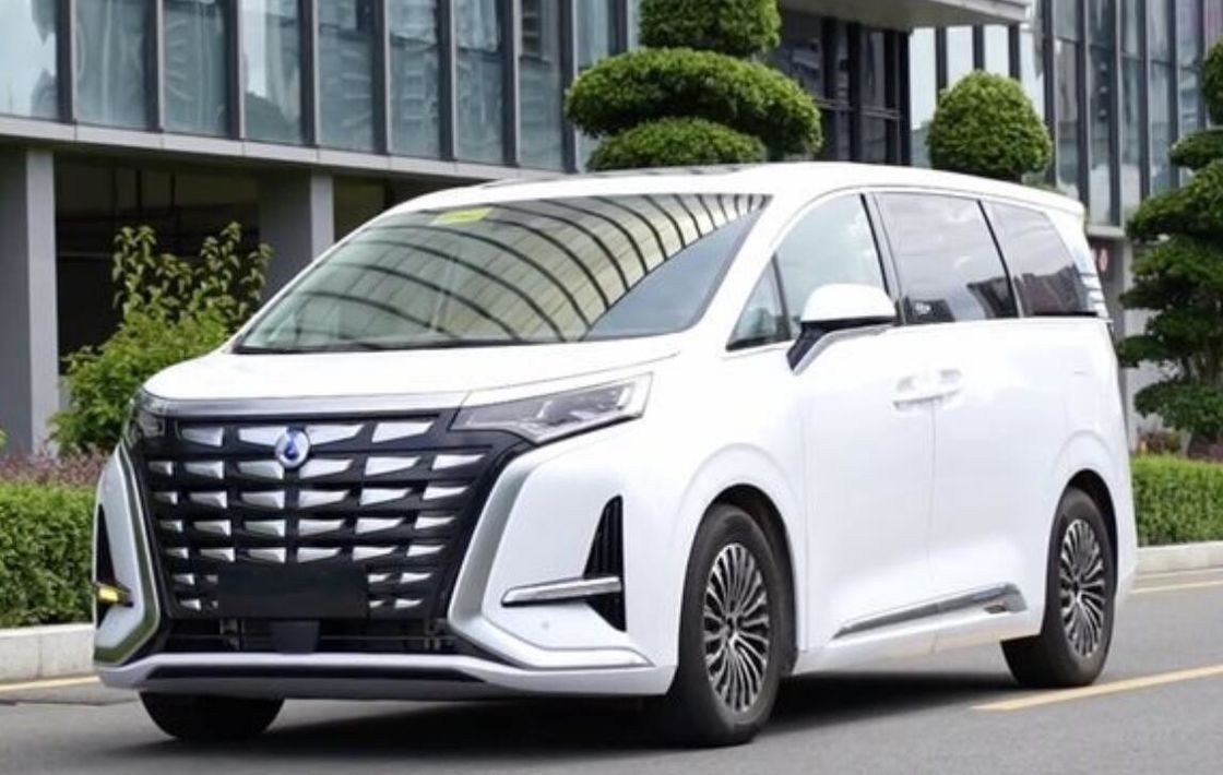 BYD Denza D9 MPV 2023 Premium Large MPV Car 620km 5 Doors 7 Seats