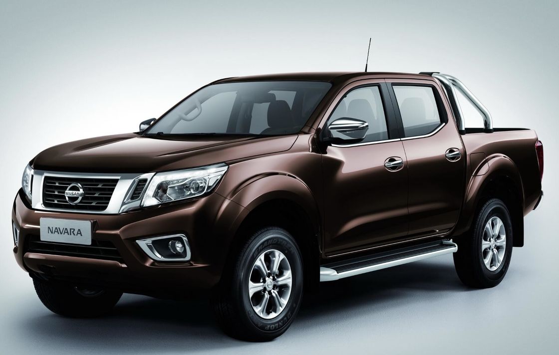 New Flagship Nissan Navara Pickup Truck Cars 2.5L Manual Four Wheel Drive