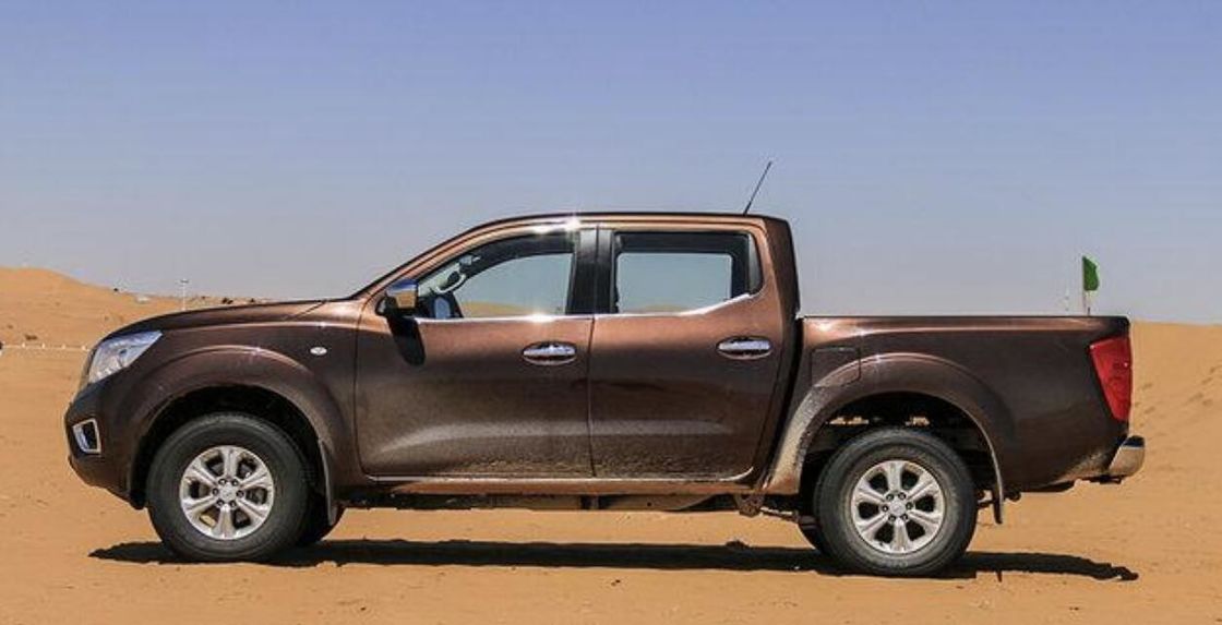 New Flagship Nissan Navara Pickup Truck Cars 2.5L Manual Four Wheel Drive