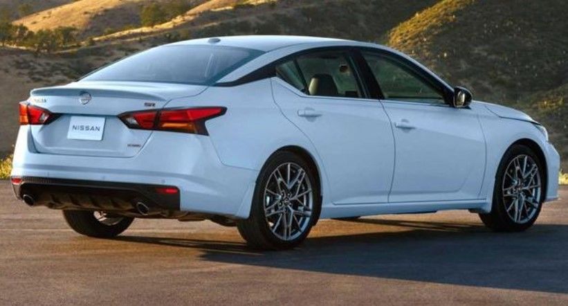 Comfortable Nissan Altima 2023 White Gas Engine Cars Reviving Driving Experience